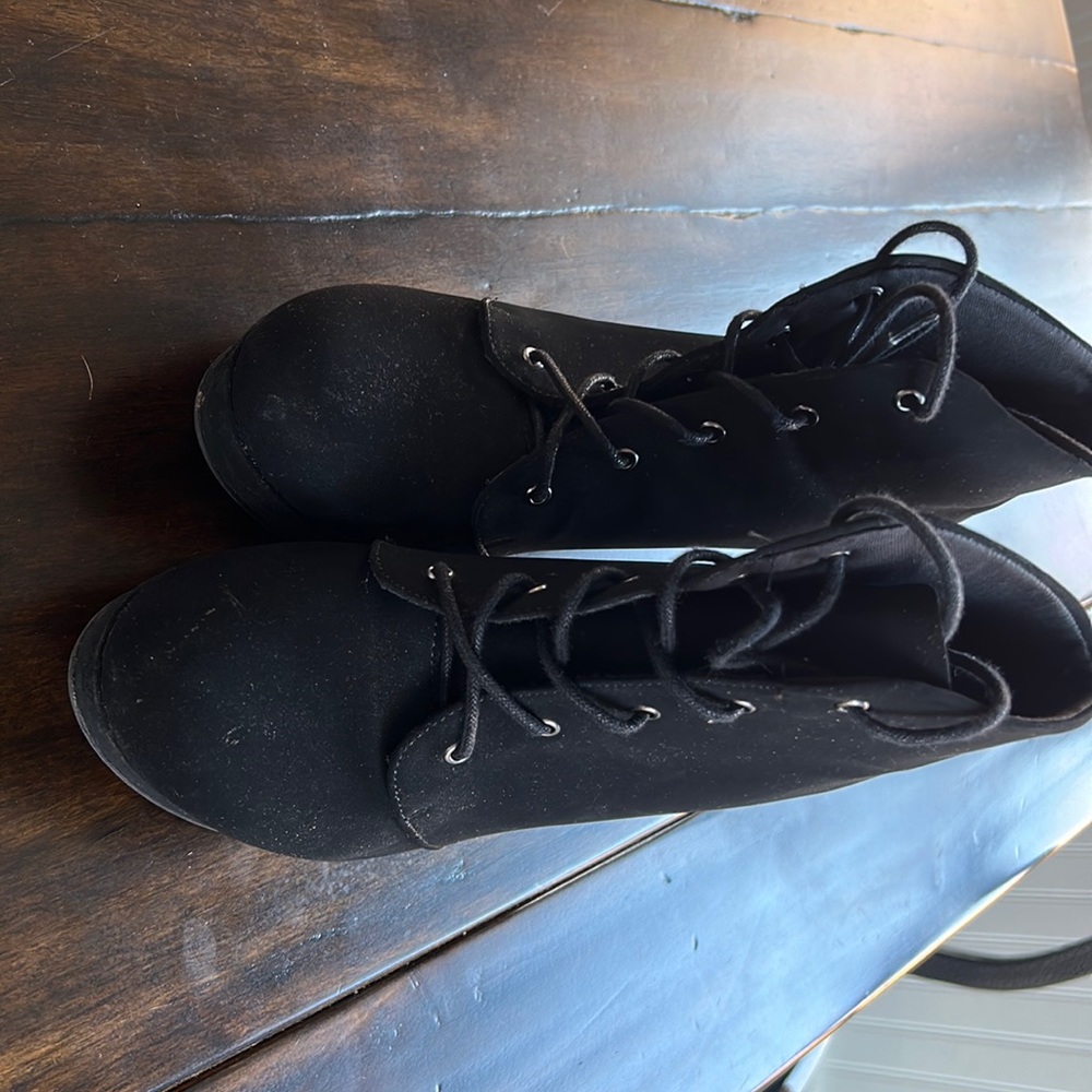 Black heel booties